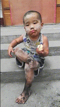 这是不是爷爷带大的，有模有样